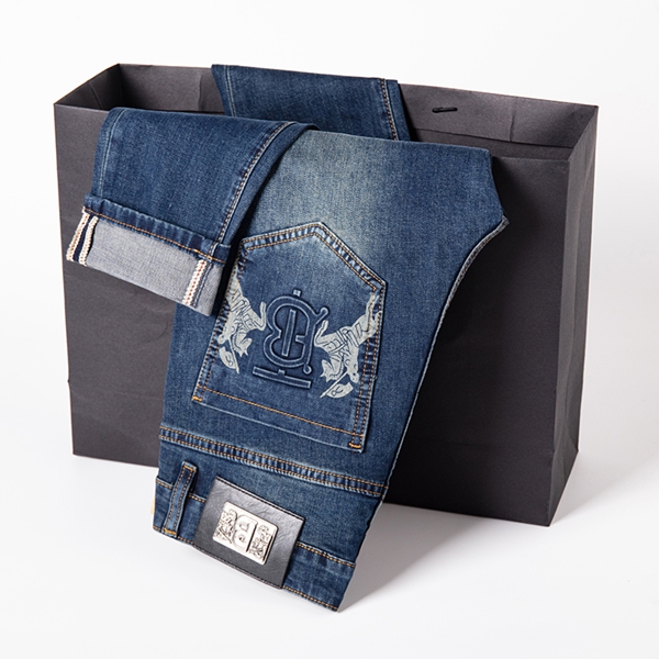 ブランドジーンズ背面デザイン